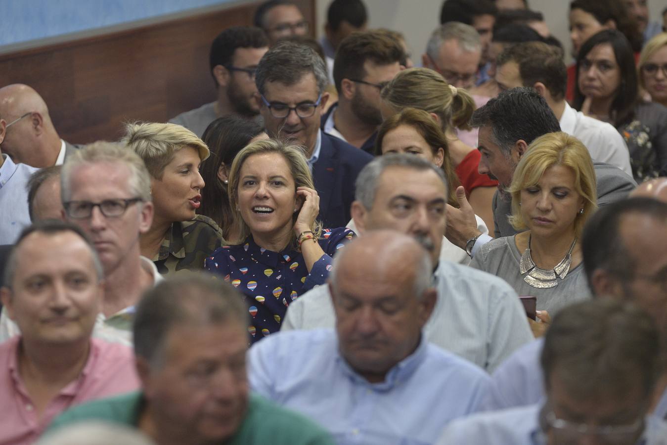 La Junta Directiva del PP, de la que forman parte cerca de 200 cargos, designó este viernes por la tarde a Fernando López Miras presidente del partido por aclamación