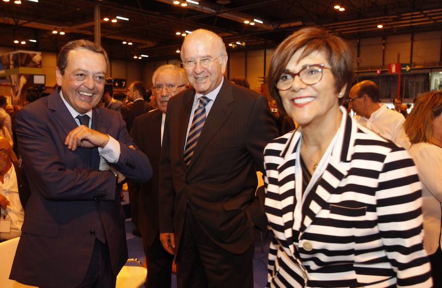 Más de dos mil empresarios de todo el país participan en la reunión a favor de esta infraestructura ferroviaria, entre ellos una nutrida representación de los de la Región de Murcia, encabezados por el presidente de Croem, José María Albarracín. 