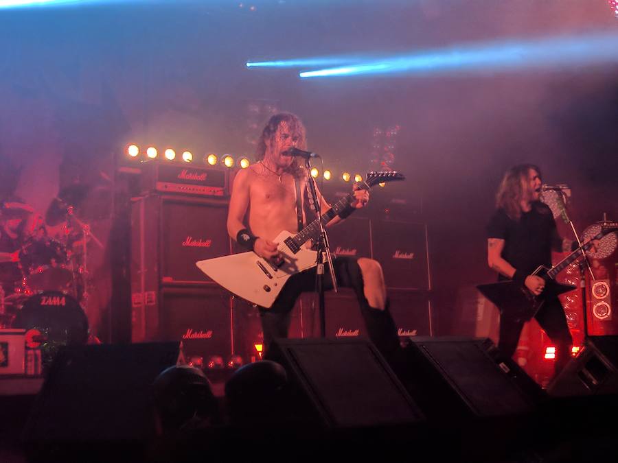 La Sala Gamma de Murcia acogió este miércoles la primera visita a Murcia del cuarteto australiano que está revolucionando el 'hard rock' actual. Los hermanos O'Keeffe, en especial el guitarrista y cantante Joel, demostraron ser los ejes centrales de una banda muy cohesionada que se mueve en el escenario como pez en el agua.