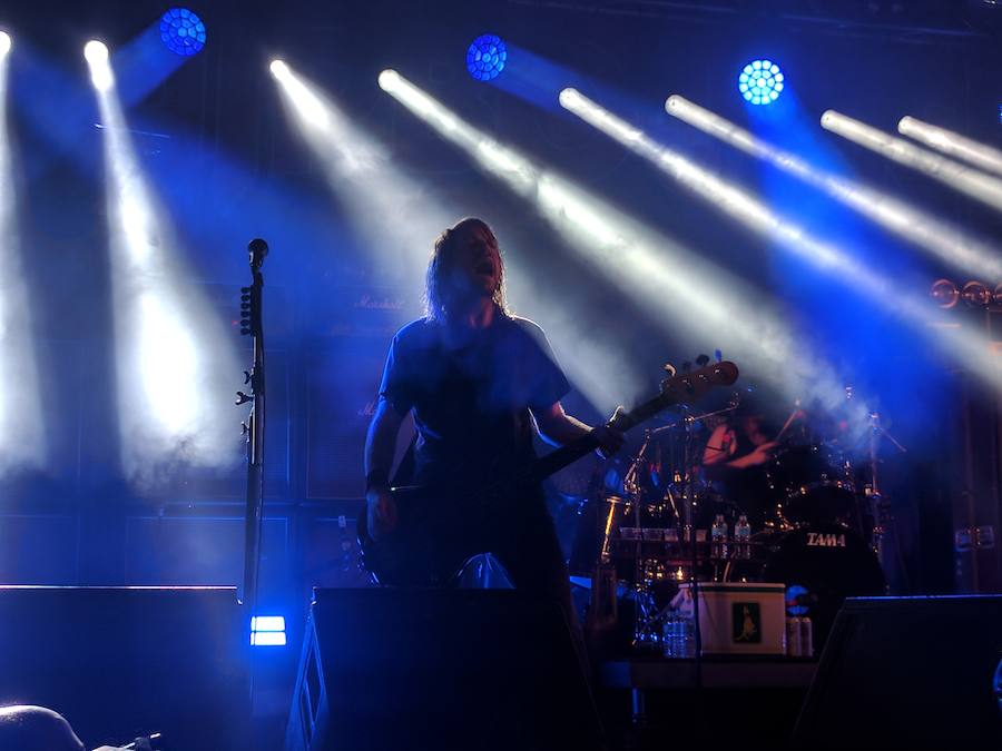 La Sala Gamma de Murcia acogió este miércoles la primera visita a Murcia del cuarteto australiano que está revolucionando el 'hard rock' actual. Los hermanos O'Keeffe, en especial el guitarrista y cantante Joel, demostraron ser los ejes centrales de una banda muy cohesionada que se mueve en el escenario como pez en el agua.