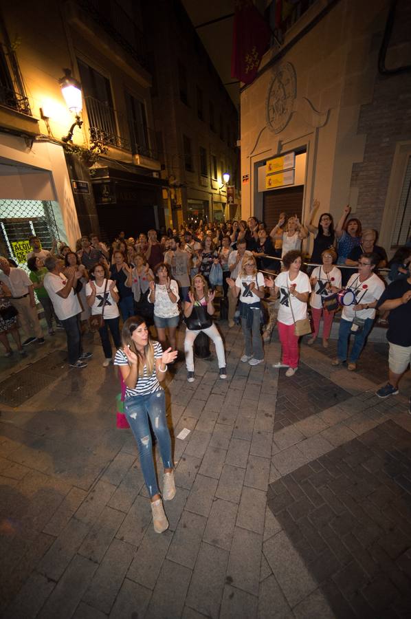 Medio millar de vecinos claman en Murcia por el soterramiento en la vigesimotercera jornada consecutiva de protestas