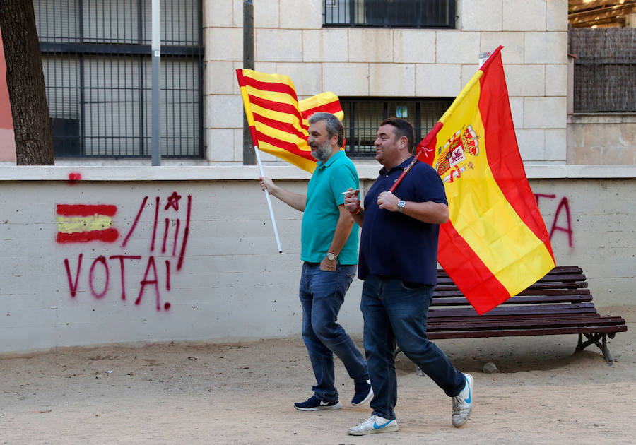 A partir de las 12:00 horas se concentran miles de personas en la capital catalana para «recuperar la sensatez»