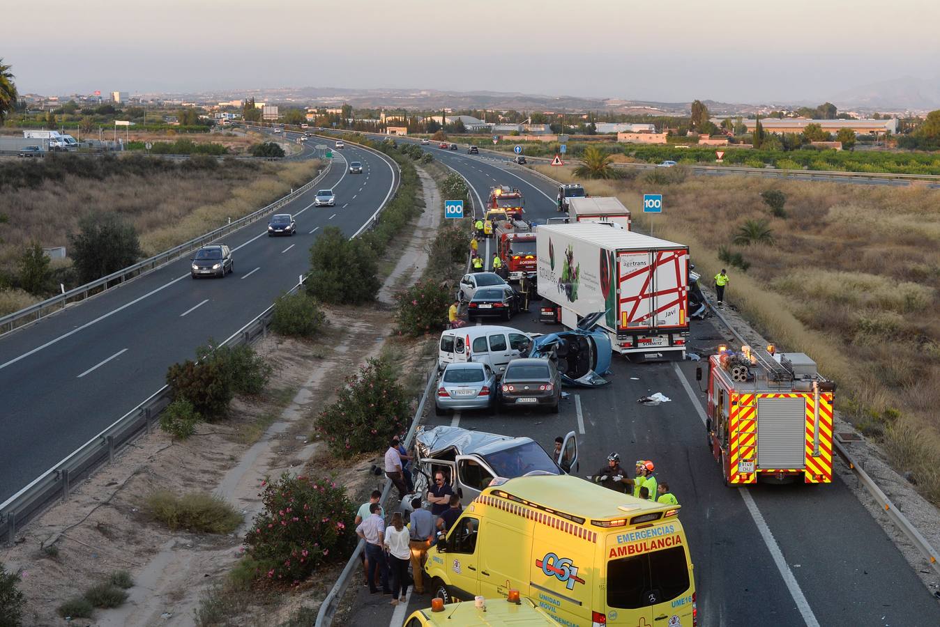 Más de una decena de vehículos se vieron implicados en el suceso que ocurrió en la autovía A-7 en dirección Murcia