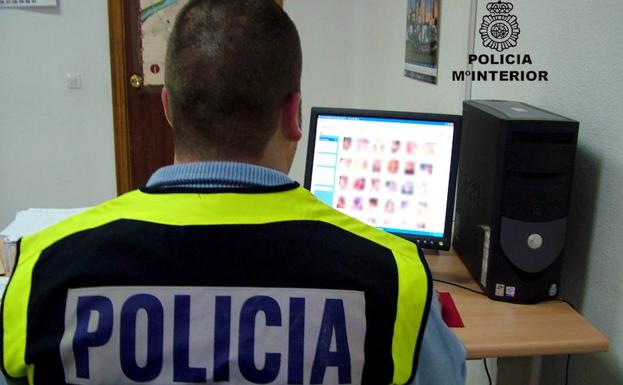 Detenidos cuatro hombres por intercambiar pornografía infantil a través de internet