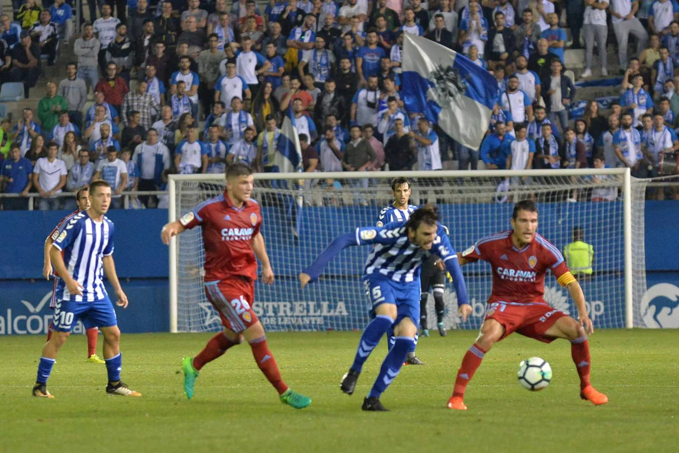 La victoria del Real Zaragoza deja al Lorca FC más hundido