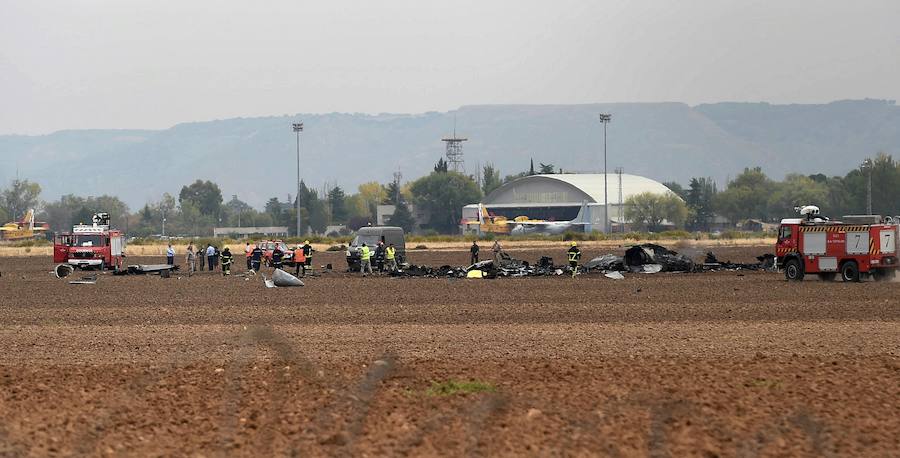 El piloto del Ejército del Aire Fernando Pérez Serrano, de 26 años y natural de Murcia, ha muerto esta mañana al estrellarse un caza F-18 del Ala 12 dentro de la Base Aérea de Torrejón de Ardoz (Madrid) pasadas las 11 de la mañana. El siniestro ha ocurrido durante las maniobras de despegue. Defensa ha confirmado el deceso del militar, que pertenecía a la promoción del 65, tras informar a su familia.