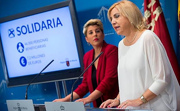 Violante Tomás y Noelia Arroyo, este martes, tras el Consejo de Gobierno.