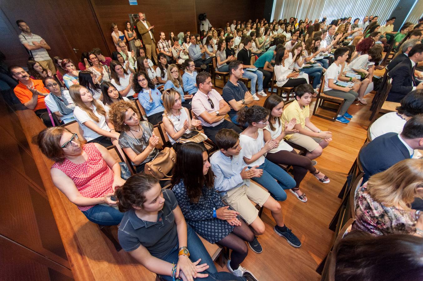 El acto de entrega de premios sirvió también para reconocer al colegio Antonio de Nebrija y a su profesor Pedro González Romero por su constancia en el concurso.