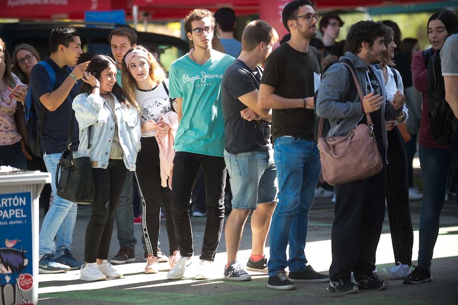 El evento se celebra en el aparcamiento del Centro Social Universitario e incluye además multitud de talleres y actividades como el concierto de Atrezo