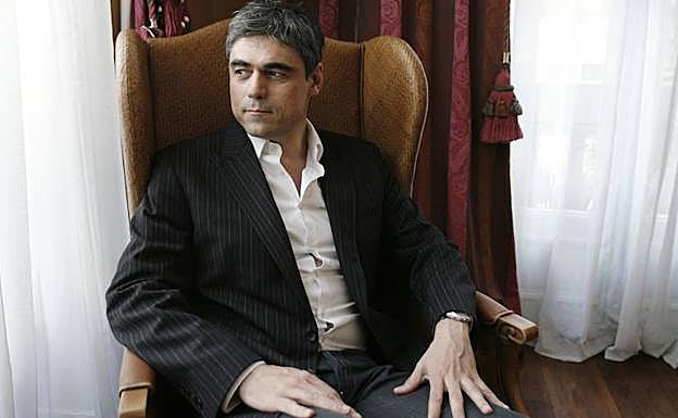 Simonetti posa en Buenos Aires. 