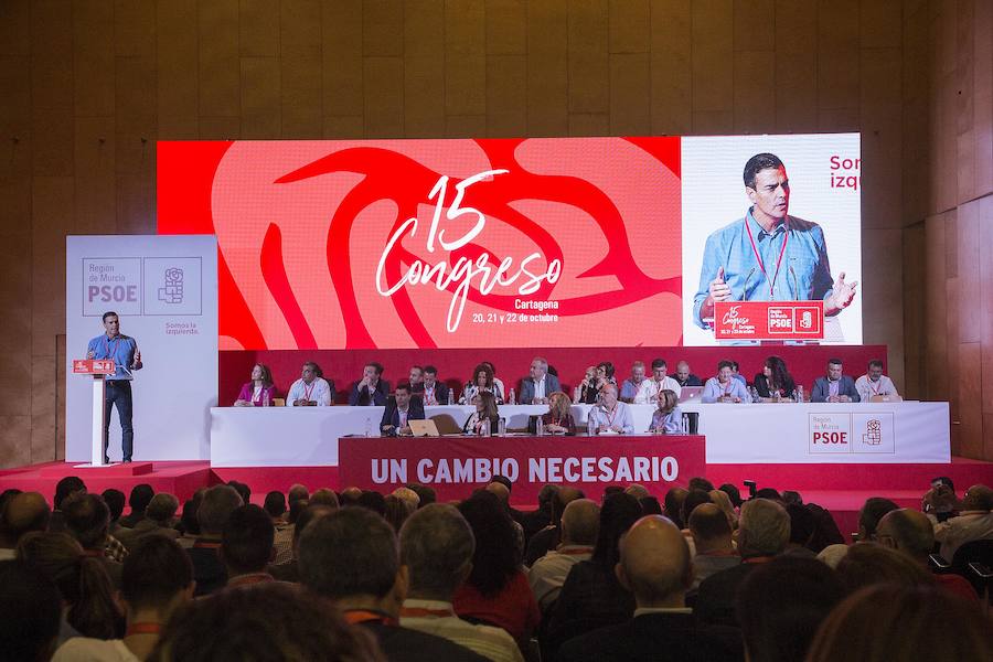 La jornada inaugural del cónclave de los socialistas murcianos, celebrado en Cartagena, ha contado con la presencia del secretario general del PSOE, Pedro Sánchez