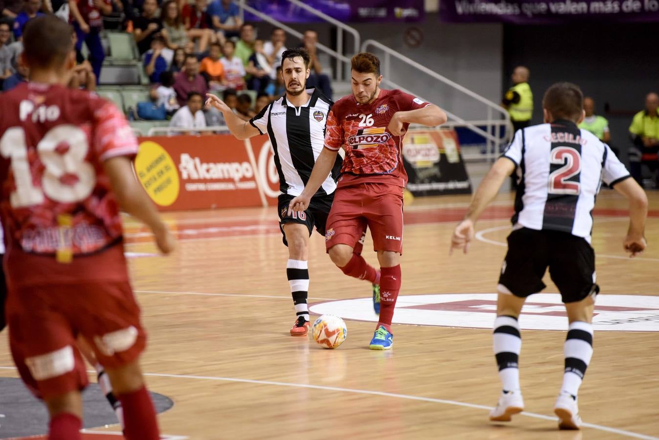 La falta de efectivos vuelve a pasar factura al equipo, que solo puede empatar ante el Levante