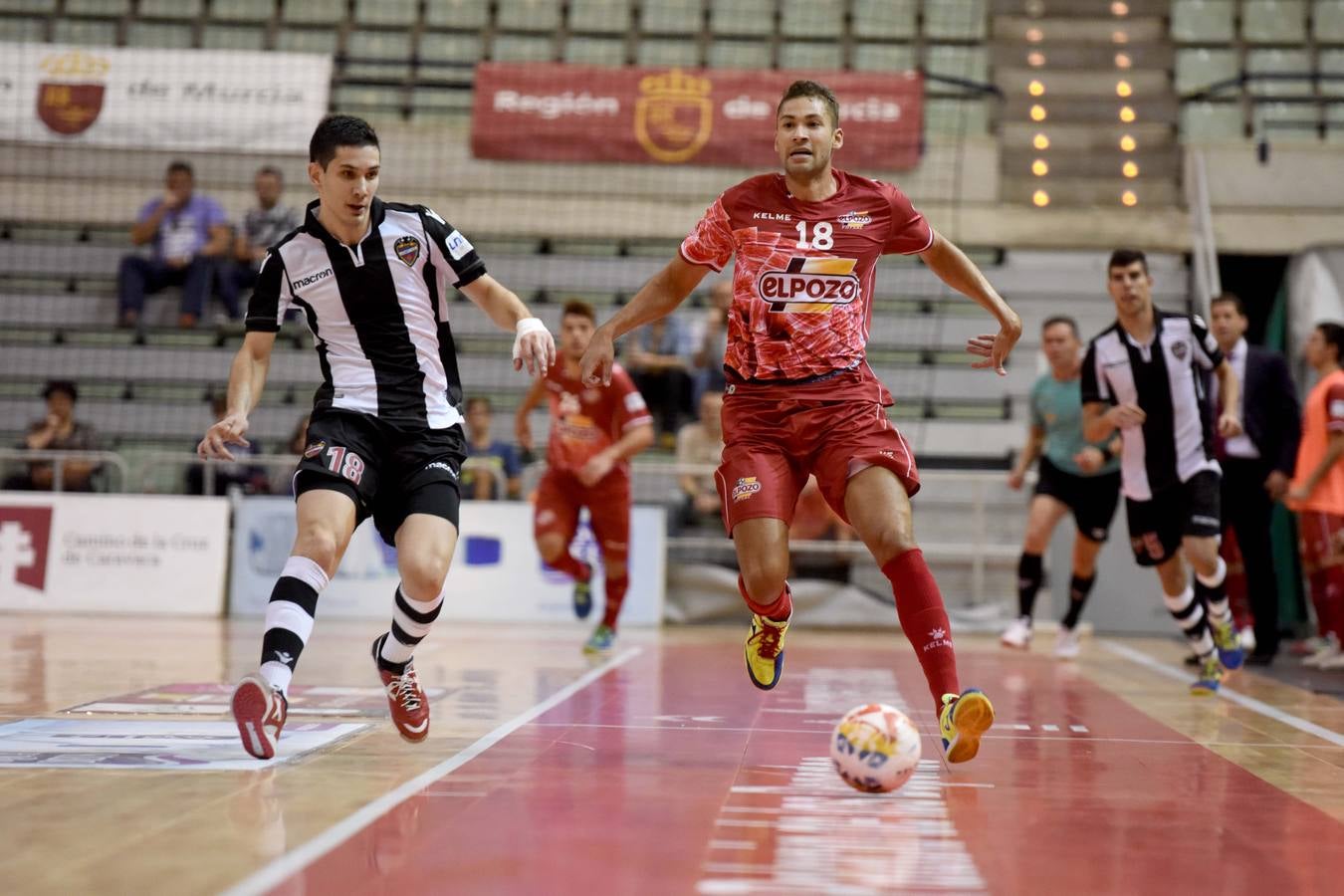 La falta de efectivos vuelve a pasar factura al equipo, que solo puede empatar ante el Levante