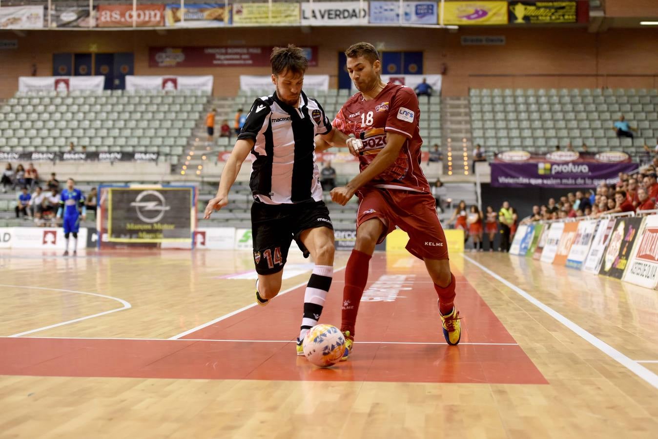 La falta de efectivos vuelve a pasar factura al equipo, que solo puede empatar ante el Levante