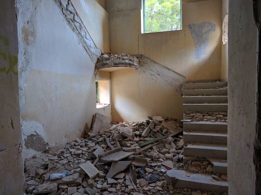 Ruinas del hospital antituberculoso ubicado en el Parque Regional de Sierra Espuña, hoy abandonado