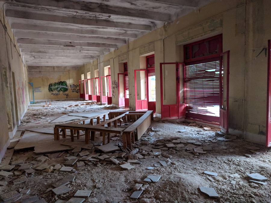 Ruinas del hospital antituberculoso ubicado en el Parque Regional de Sierra Espuña, hoy abandonado