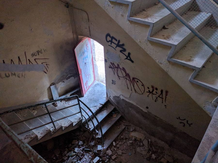 Ruinas del hospital antituberculoso ubicado en el Parque Regional de Sierra Espuña, hoy abandonado