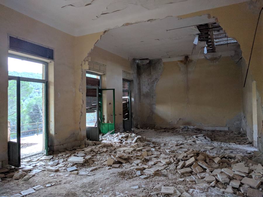 Ruinas del hospital antituberculoso ubicado en el Parque Regional de Sierra Espuña, hoy abandonado