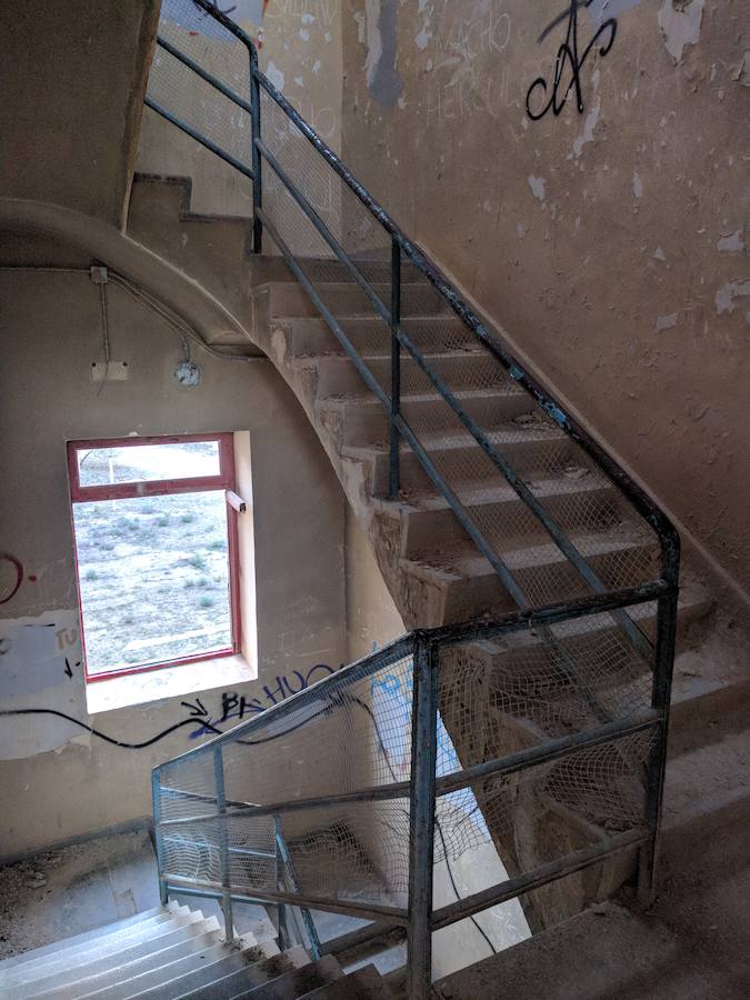 Ruinas del hospital antituberculoso ubicado en el Parque Regional de Sierra Espuña, hoy abandonado