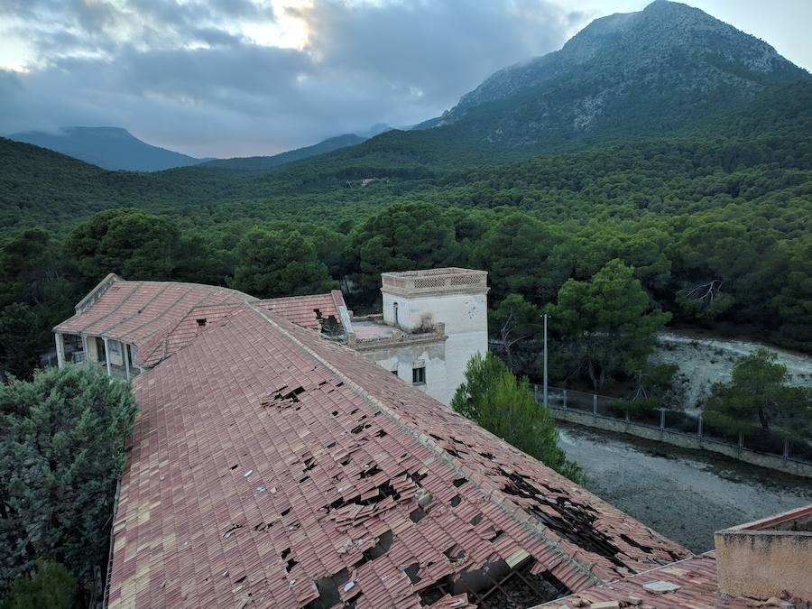 Ruinas del hospital antituberculoso ubicado en el Parque Regional de Sierra Espuña, hoy abandonado