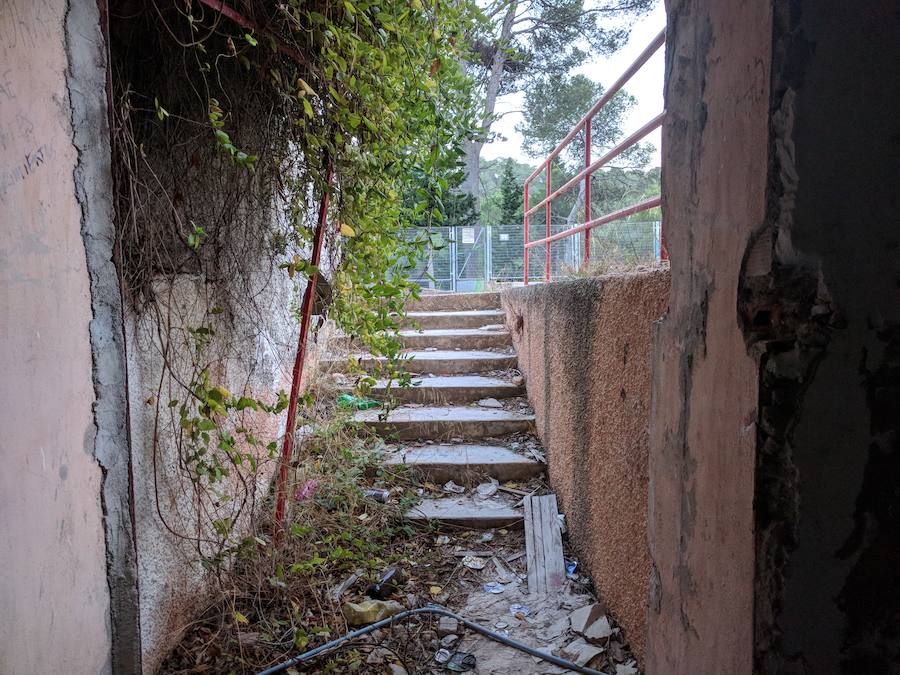 Ruinas del hospital antituberculoso ubicado en el Parque Regional de Sierra Espuña, hoy abandonado