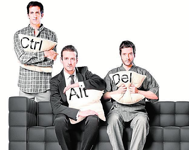 Guillermo Ortega (i), Mon Ceballos (c) y Felipe Andrés, protagonistas de 'Pánico'.