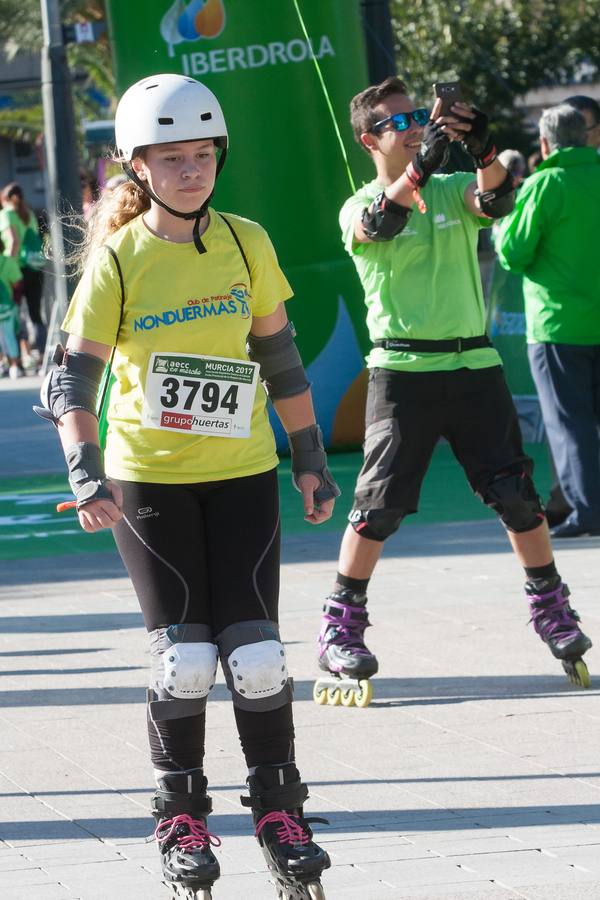 Una marea verde recorre el centro de Murcia para luchar contra el cáncer