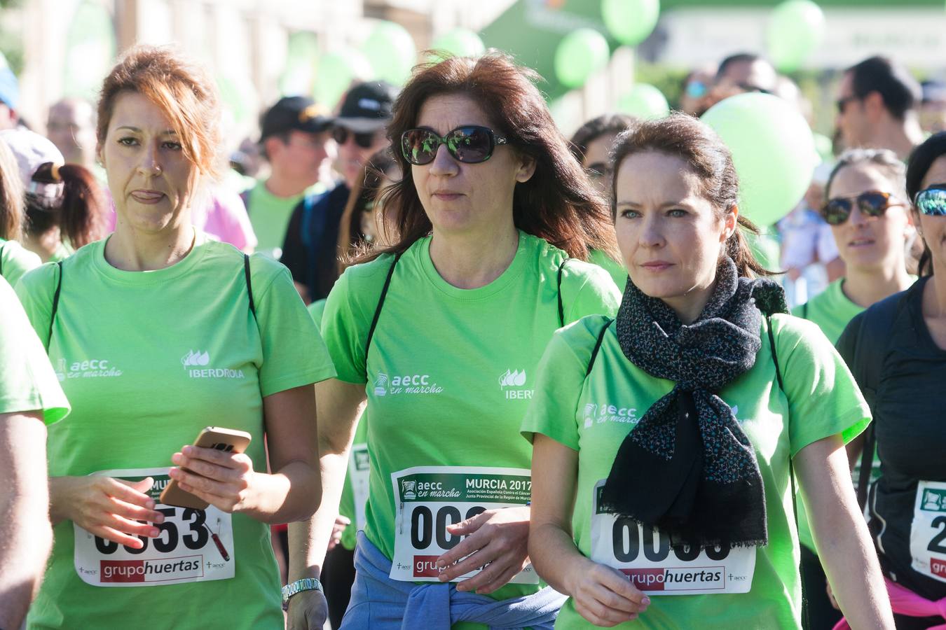 Una marea verde recorre el centro de Murcia para luchar contra el cáncer