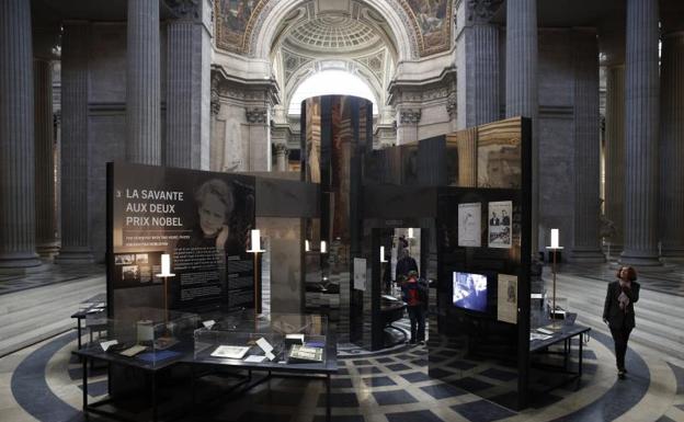 Exposición sobre Marie Curie en el Panteón de París.