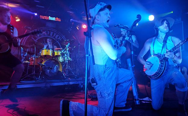 Actuación de Steve 'N' Seagulls en Murcia.