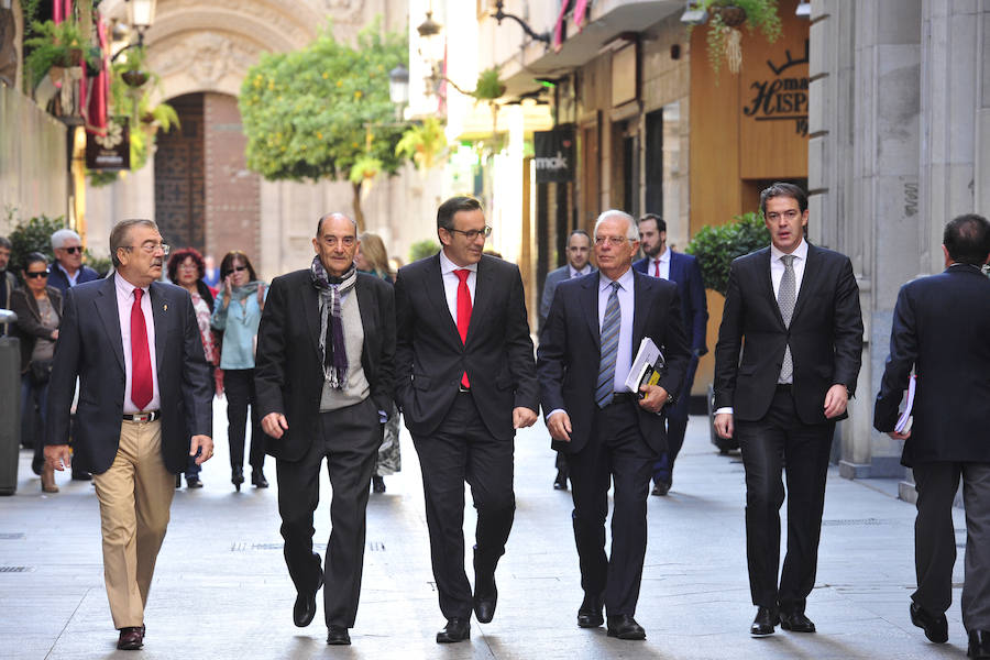 El expresidente del Parlamento Europeo explica que «cuantos menos responsables políticos estén en prisión preventiva, mejor»