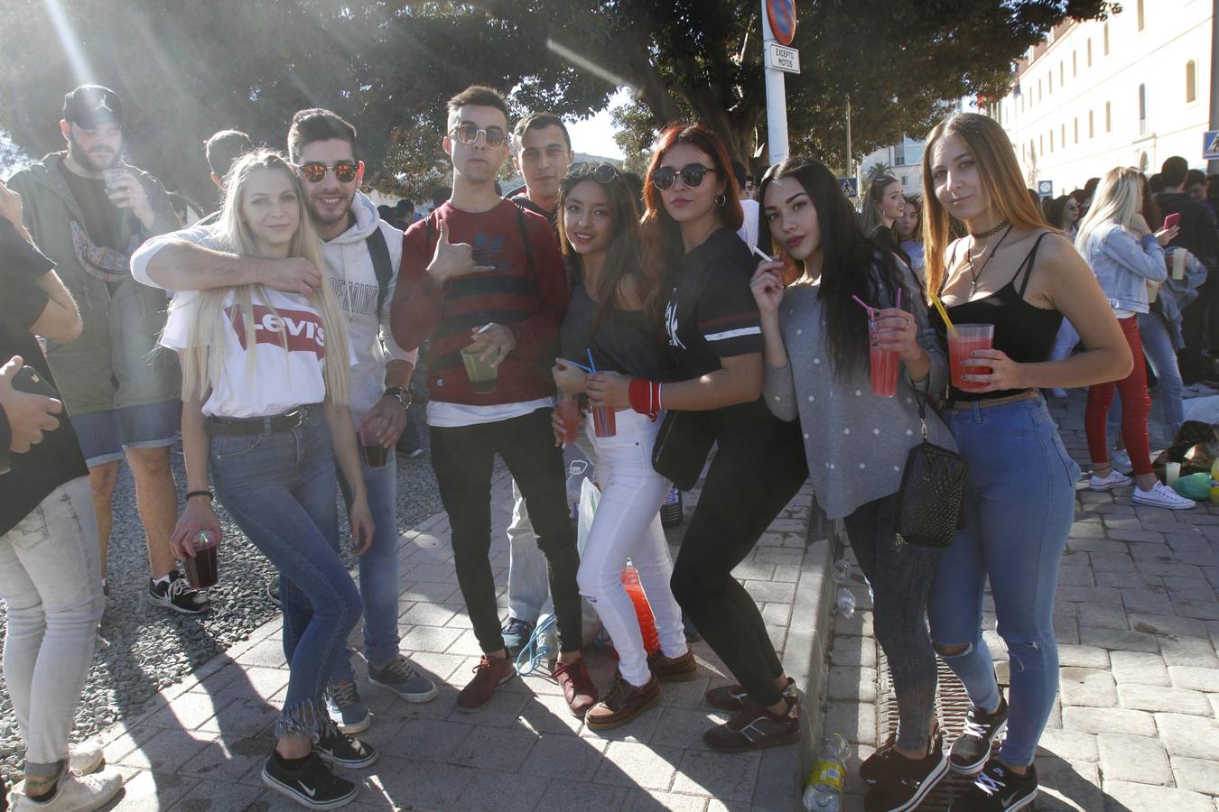 Una convivencia en el campus de la Muralla del Mar reúne, a mediodía, a miles de estudiantes