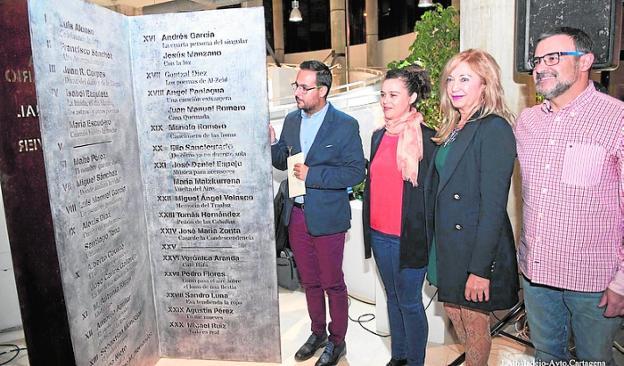 Presentación de la antología poética, en el Ramón Alonso Luzzy.