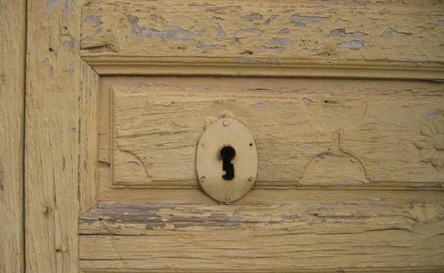 Detalle de la puerta del cortijo.