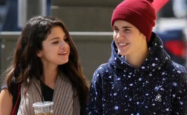 Justin Bieber sale con otra chica en plena reconciliación con Selena Gomez