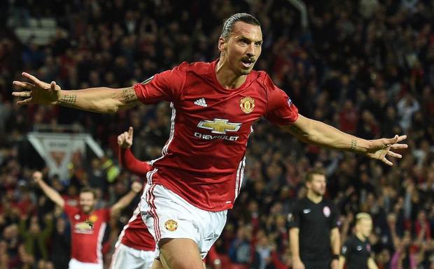 Ibrahimovic, celebrando un gol en la Europa League. 