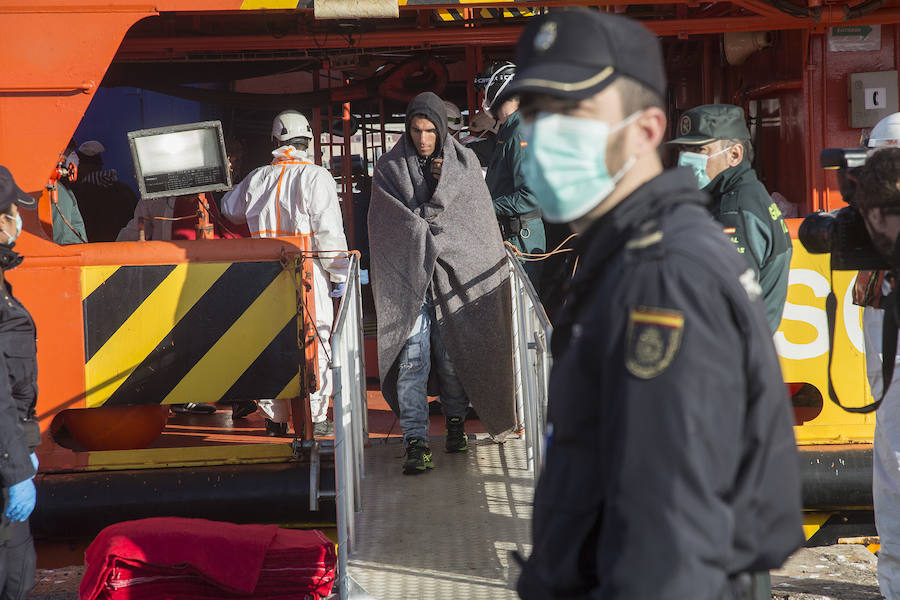 Casi medio millar de personas han llegado a las costas de la Región en una nueva oleada de pateras