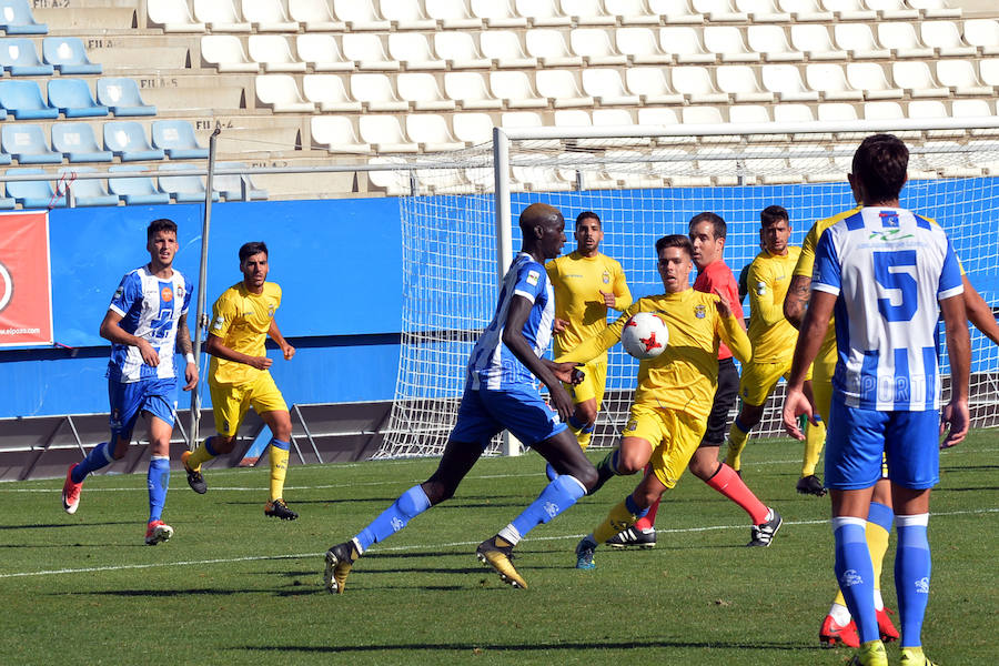 El Lorca Deportiva ganó por 3-2 al At. Las Palmas