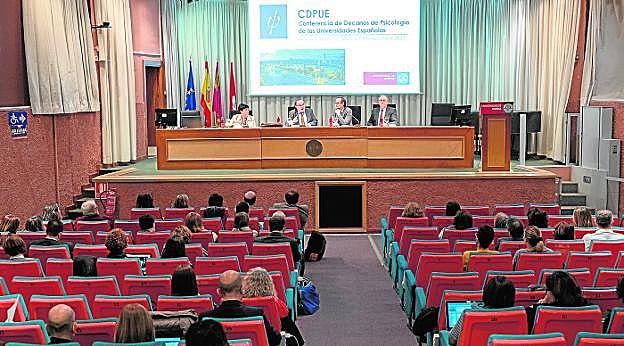 Los decanos de las facultades de Psicología han pedido tener voz en el Congreso de los Diputados.