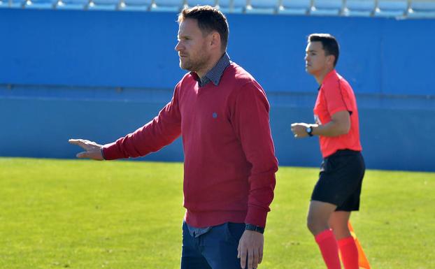 Mario Simón, este domingo, en su segundo duelo con el Lorca.