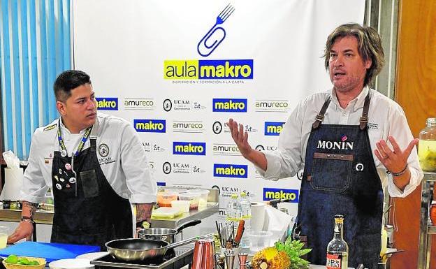 Sebastián López y Cristhian Meyer, en la sala Makro.