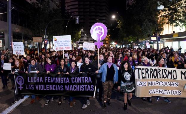 Imagen de la marcha a su paso por la Gran Vía.