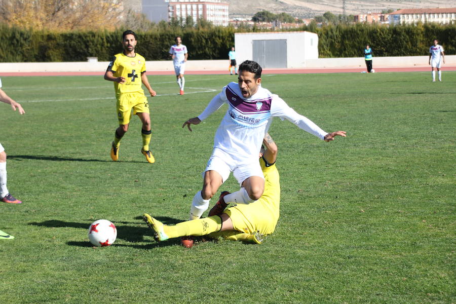 Los goles de Chaco y Titi facilitan el segundo triunfo consecutivo de los del Altiplano en el campo de La Hoya