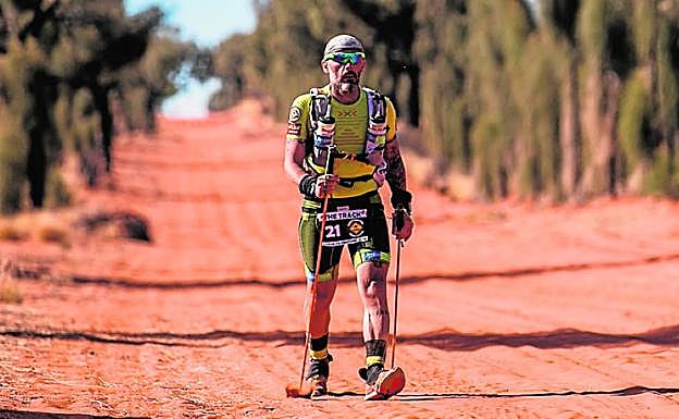 Andrés Lledó, durante la Desert Ultra, en el desierto de Namibia.