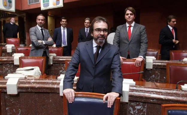 El consejero de Presidencia y Fomento, Pedro Rivera, este viernes, en la Asamblea Regional.