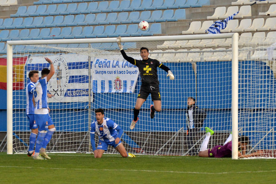 Un tanto de penalti de Chavero en el minuto 90 le da tres puntos muy necesarios ante el Lorca Deportiva al equipo de Monteagudo