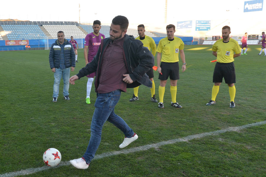 Un tanto de penalti de Chavero en el minuto 90 le da tres puntos muy necesarios ante el Lorca Deportiva al equipo de Monteagudo