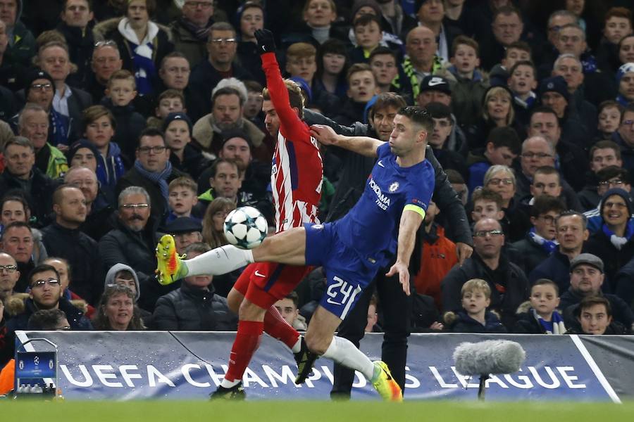 El Atlético empató en Stamford Bridge ante el Chelsea y dijo adiós a la Champions League. La Roma venció al Qarabag y los rojiblancos no ganaron, por lo que los de Simeone disputarán la Liga Europa.