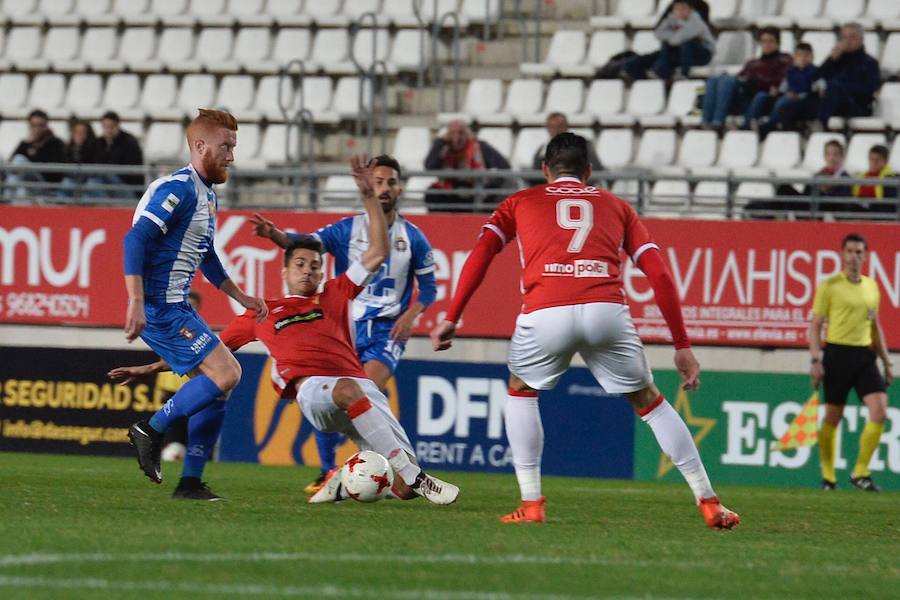 Los granas se dejan dos puntos en casa ante un Lorca atrevido que se pudo llevar la victoria y da un paso atrás en la lucha por el 'playoff'