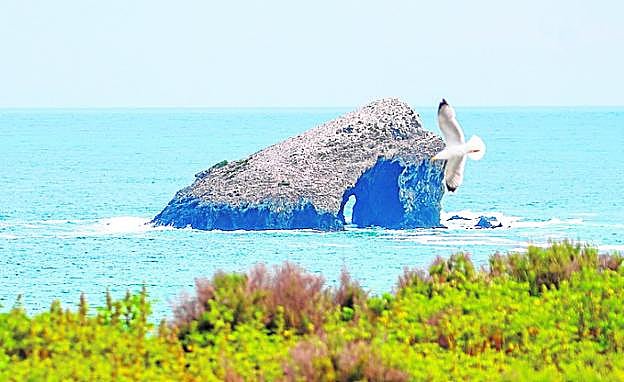 Islote del Farallón, desde la Isla Grosa.